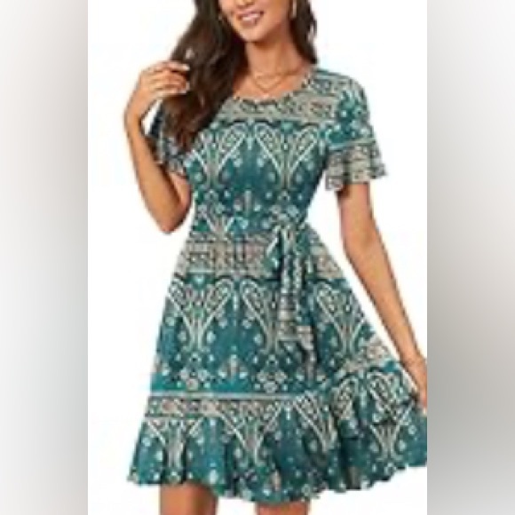 Fun print! Ruffled edge! - Picture 6 of 7